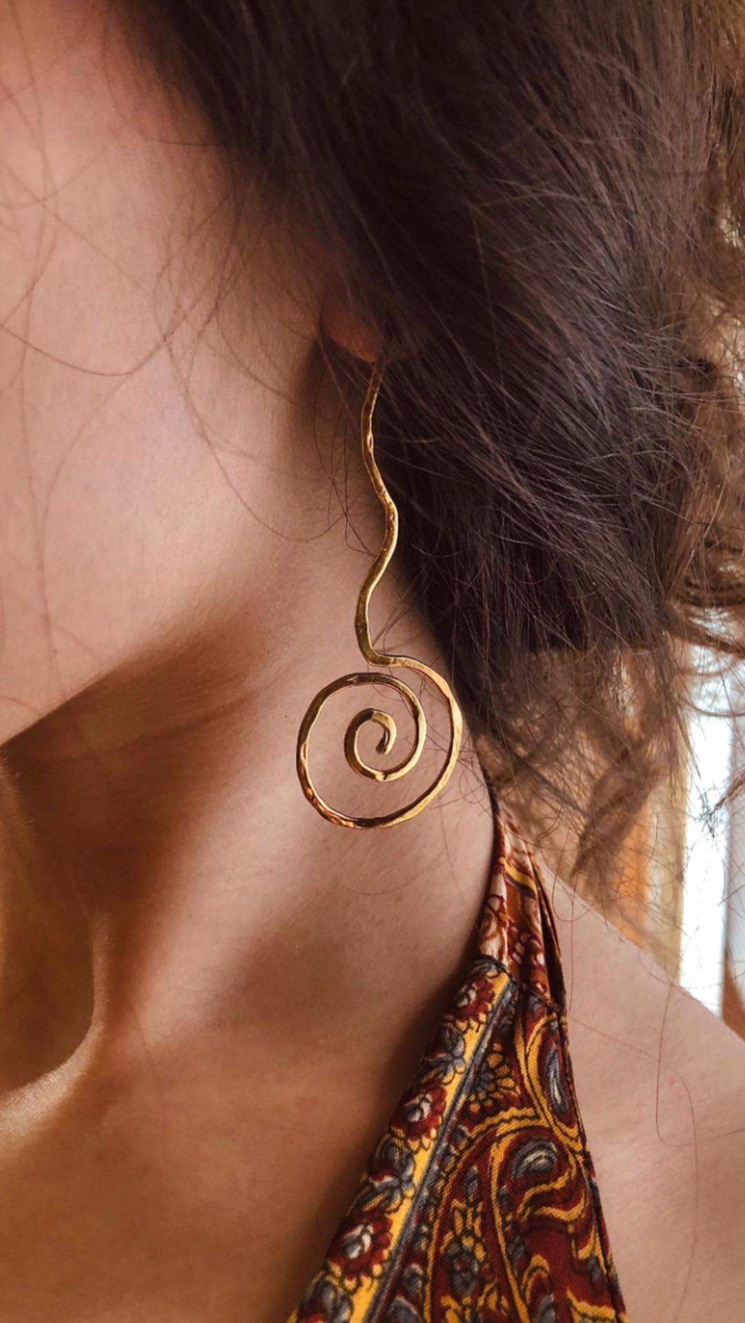 One Line Spiral Silver Earrings - Katerina Roukouna