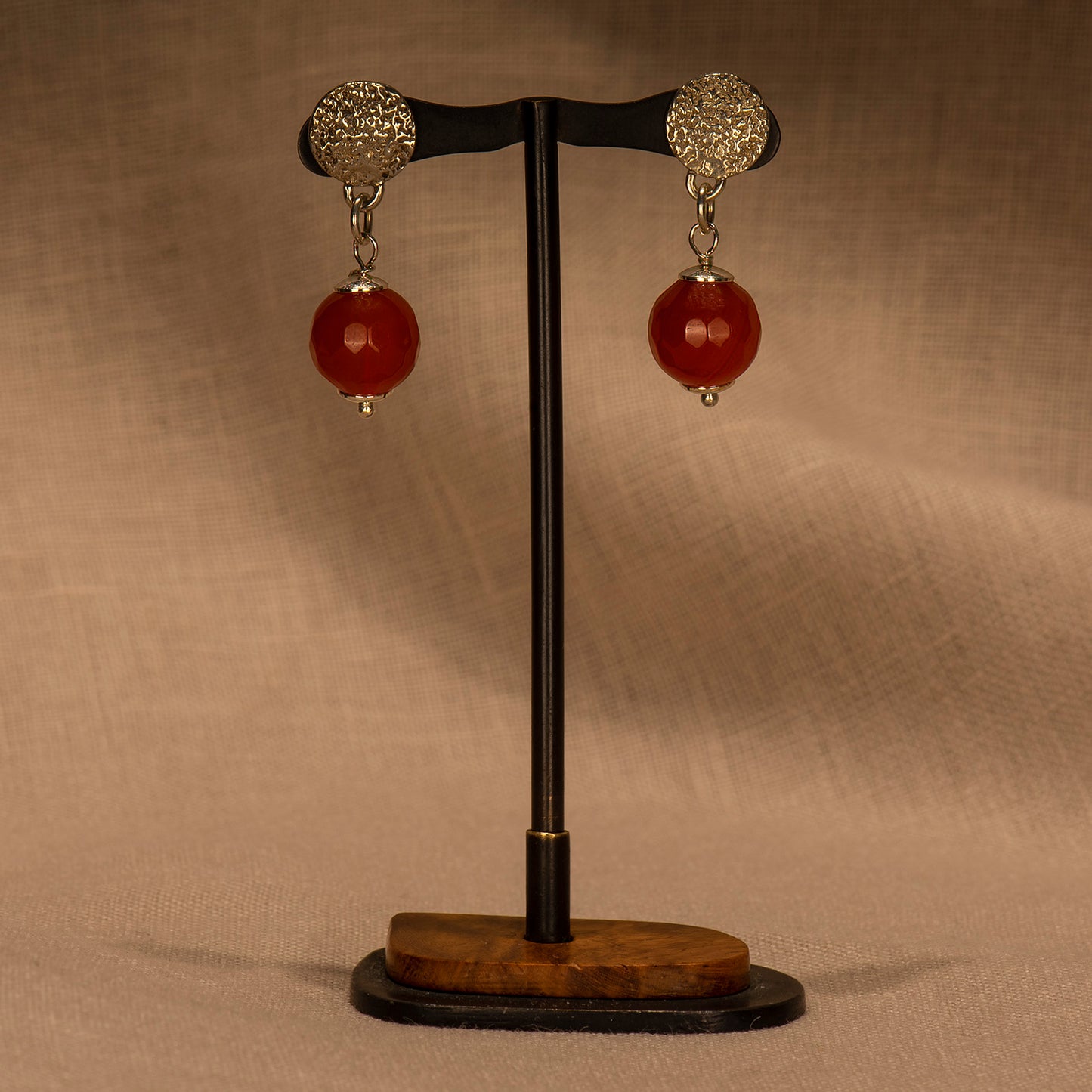 Silver earrings with cornelians (II)