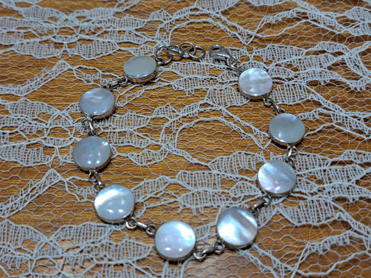 Handmade sterling silver bracelet with mother of pearl