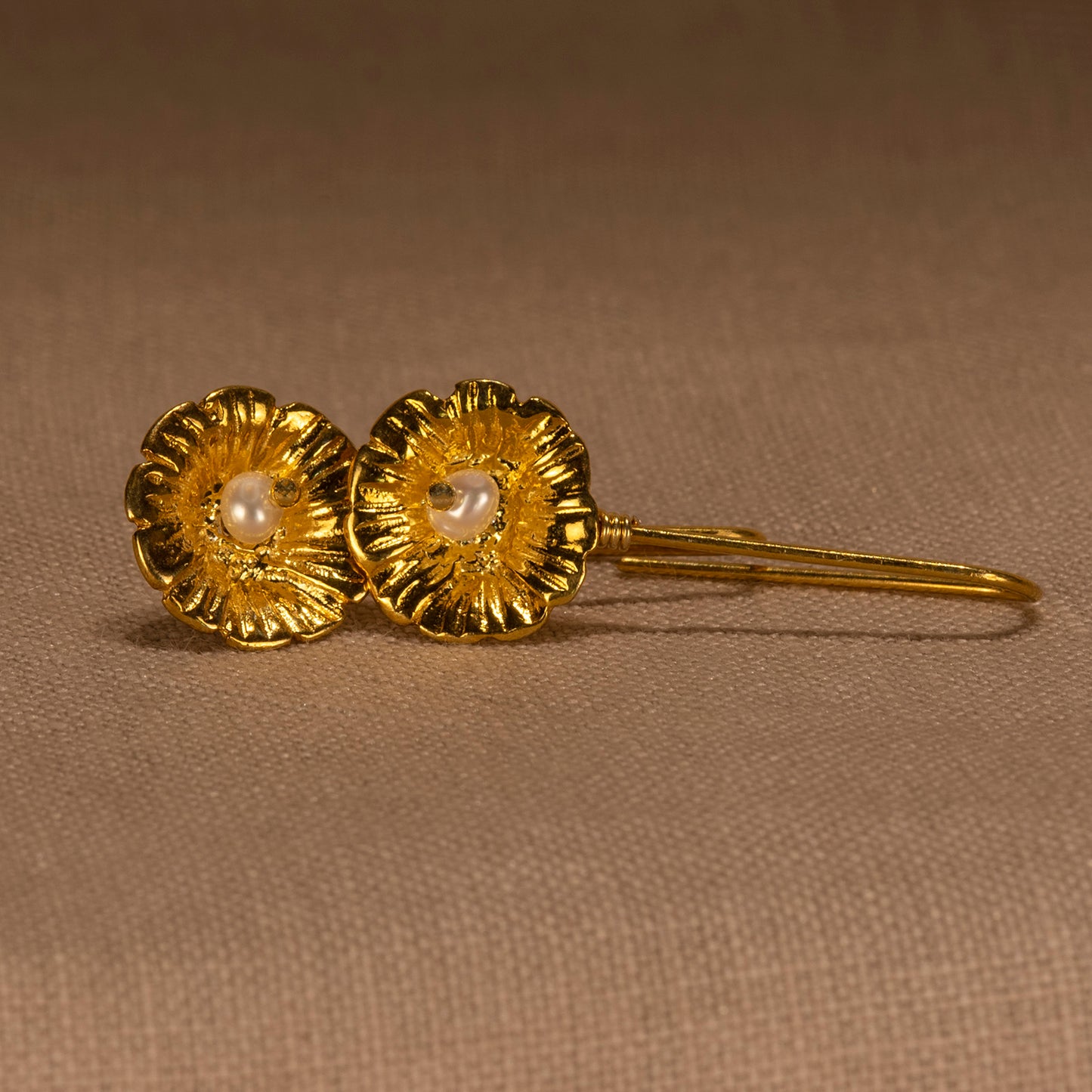 "Anemone" Gold plated silver earrings with pearls