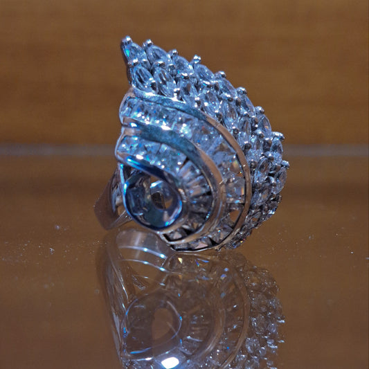 Leaf sterling silver ring with zirkons