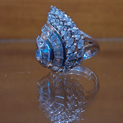 Leaf sterling silver ring with zirkons