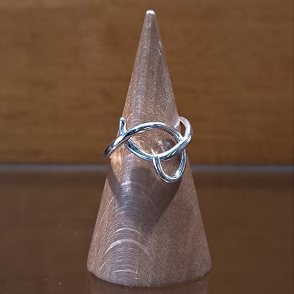 Sterling silver ring -bow